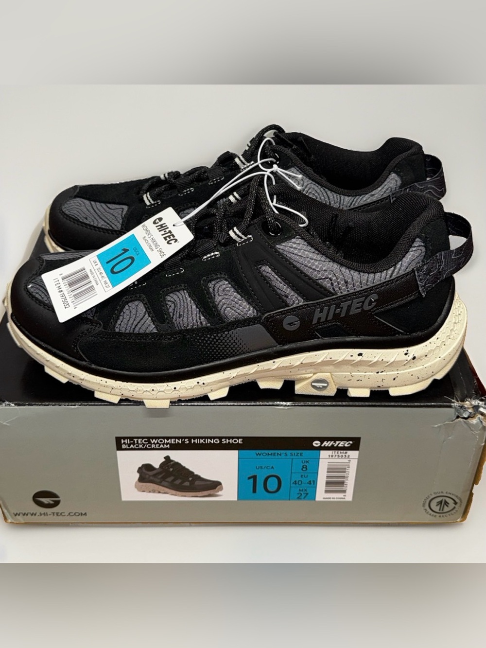 Hi-Tec Women’s Hiking shoe Size 10 BLACK/CREAM Lace Up Great Tread 1975032 NWT